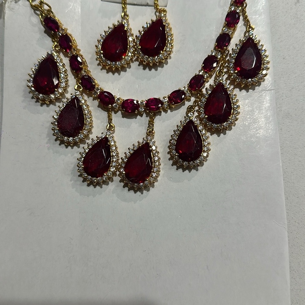 Elegant Gold and Red Jewelry Set